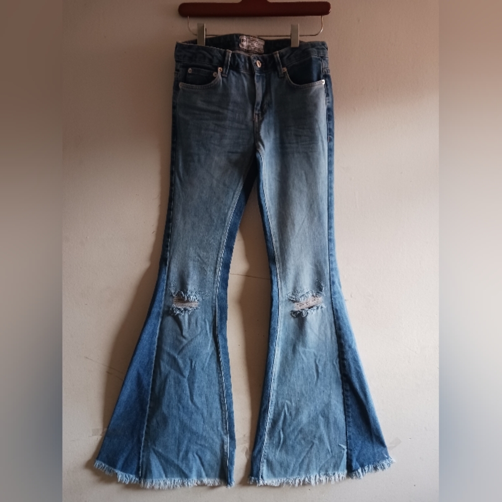 Jeans Free People, Float on flare, tempured, New no tags, 25 waist long leg